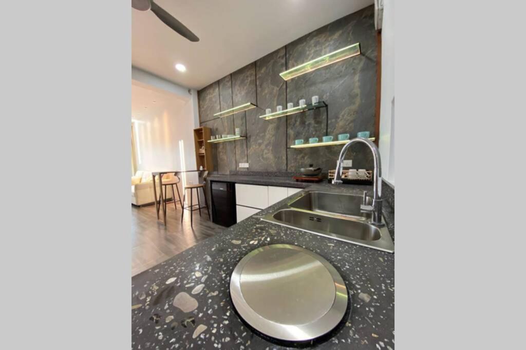 Ikiru Japanese Tatami Convenient Seaview Apartment กัวห์ ภายนอก รูปภาพ